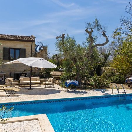 Casa Ulmi Con Piscina Bed & Breakfast Uggiano La Chiesa Eksteriør bilde