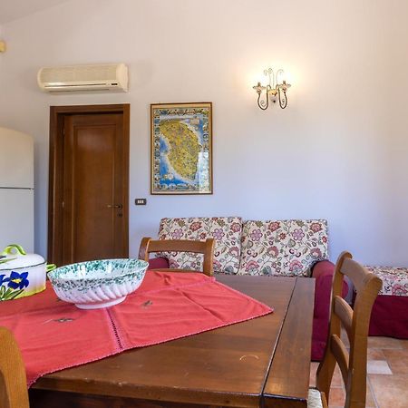 Casa Ulmi Con Piscina Bed & Breakfast Uggiano La Chiesa Eksteriør bilde