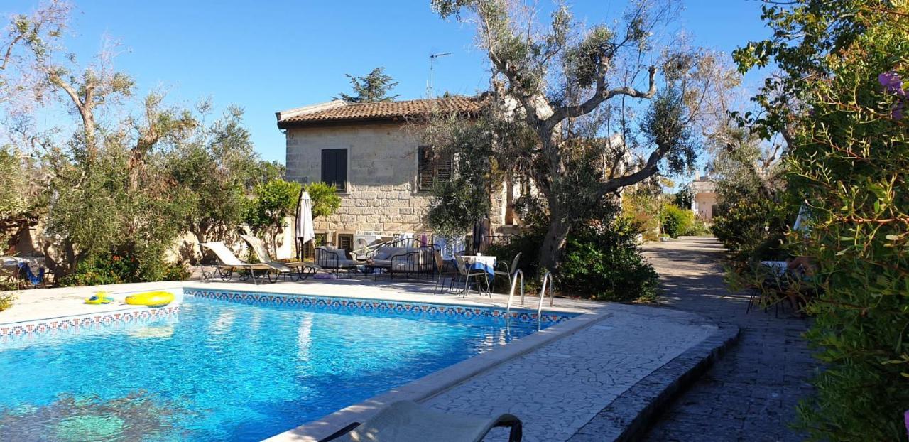 Casa Ulmi Con Piscina Bed & Breakfast Uggiano La Chiesa Eksteriør bilde