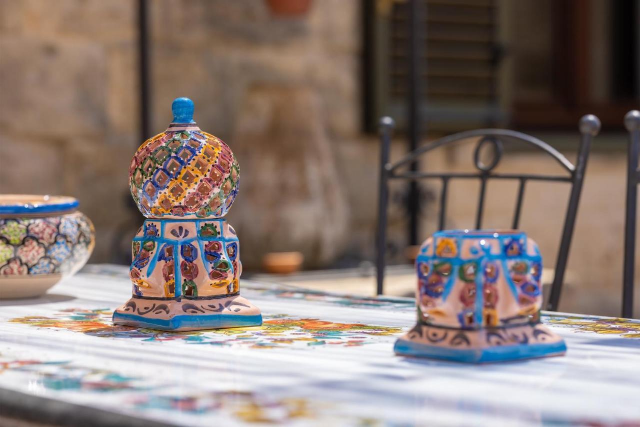 Casa Ulmi Con Piscina Bed & Breakfast Uggiano La Chiesa Eksteriør bilde