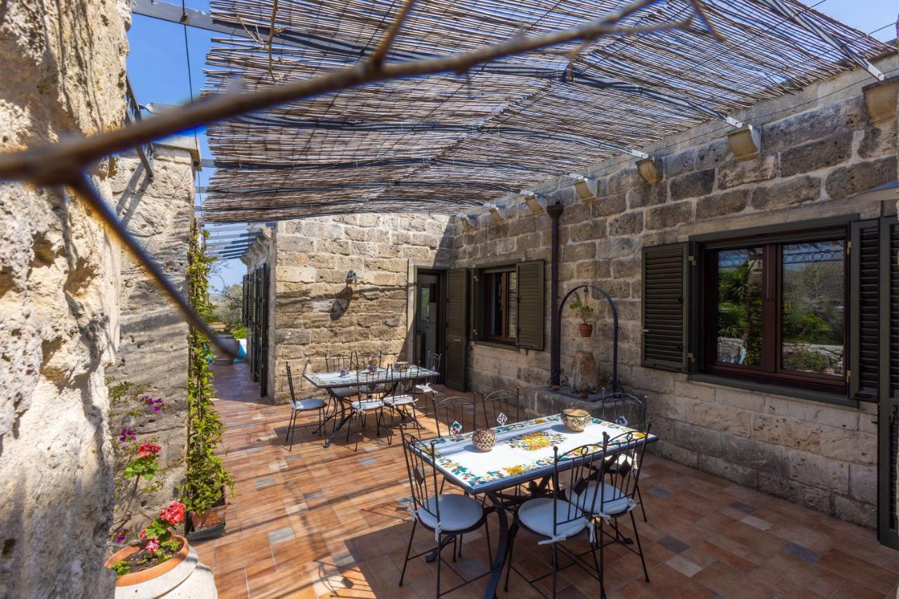 Casa Ulmi Con Piscina Bed & Breakfast Uggiano La Chiesa Eksteriør bilde
