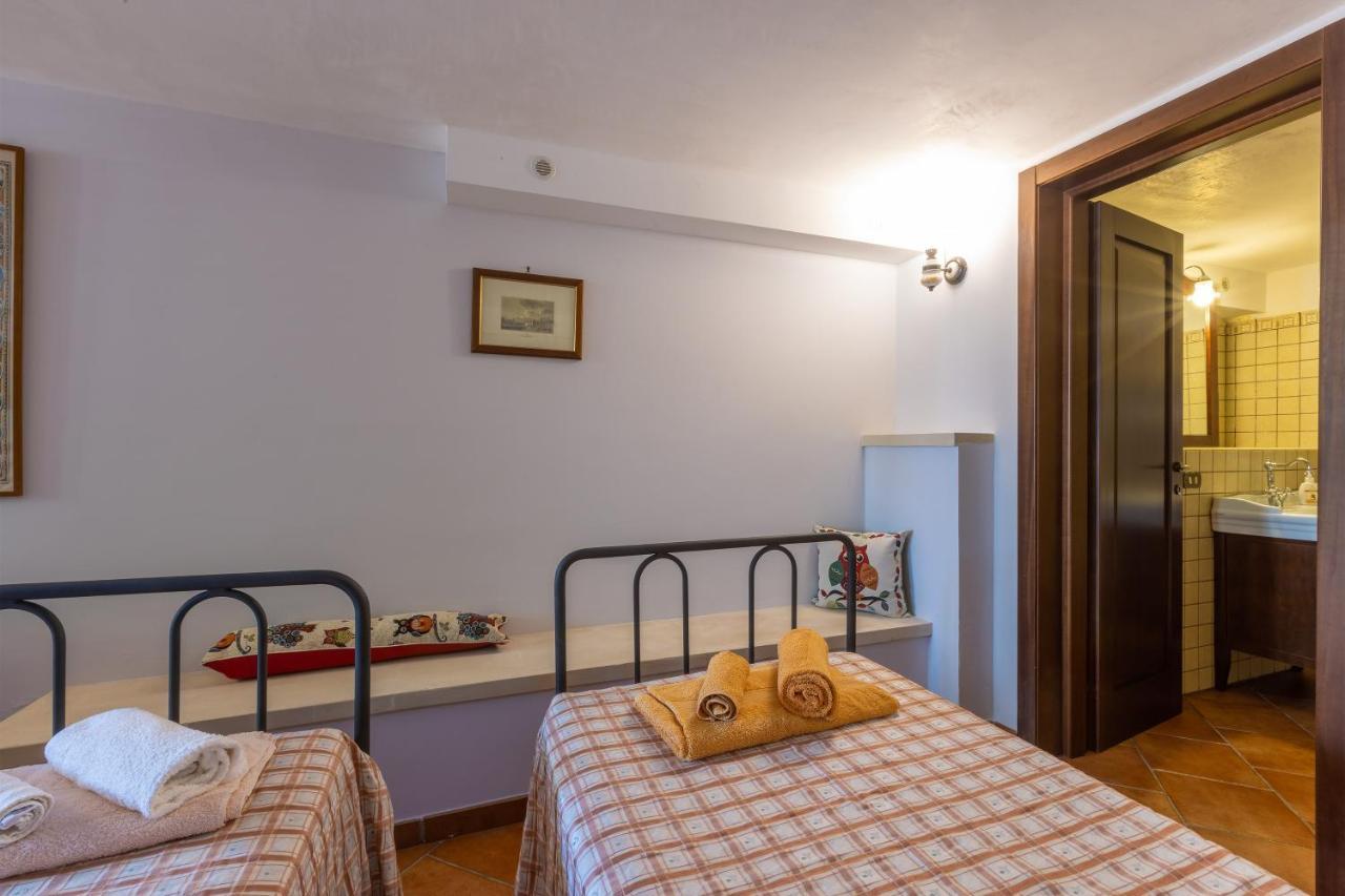 Casa Ulmi Con Piscina Bed & Breakfast Uggiano La Chiesa Eksteriør bilde