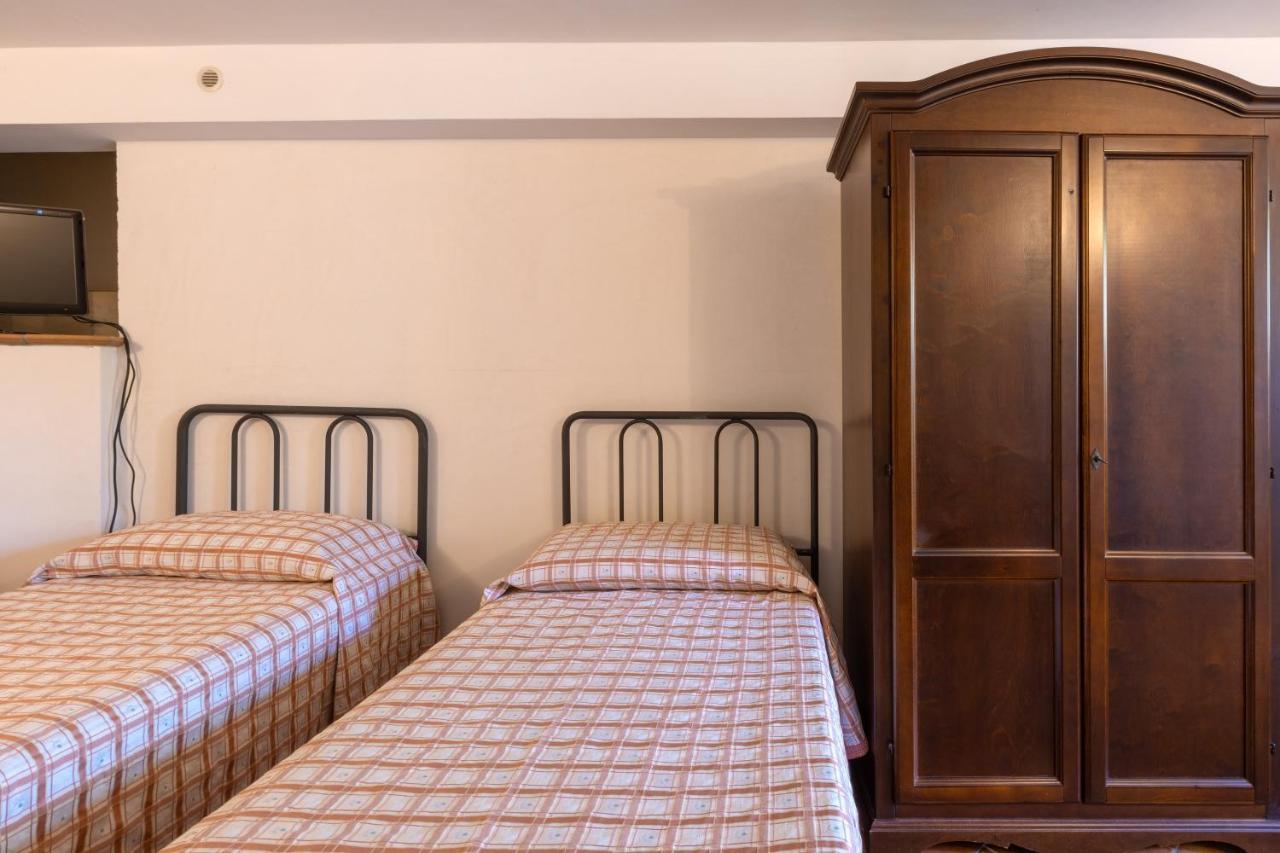 Casa Ulmi Con Piscina Bed & Breakfast Uggiano La Chiesa Eksteriør bilde